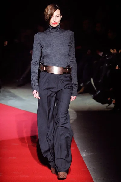 Look 18